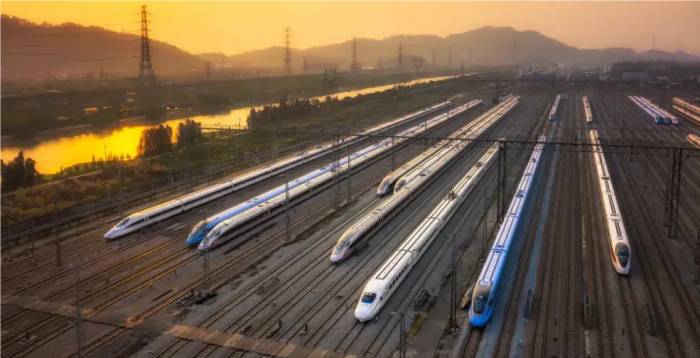 What makes China's high-speed rail lead the world?